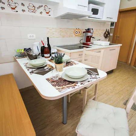 Lavanda & Cappuccino Apartament *